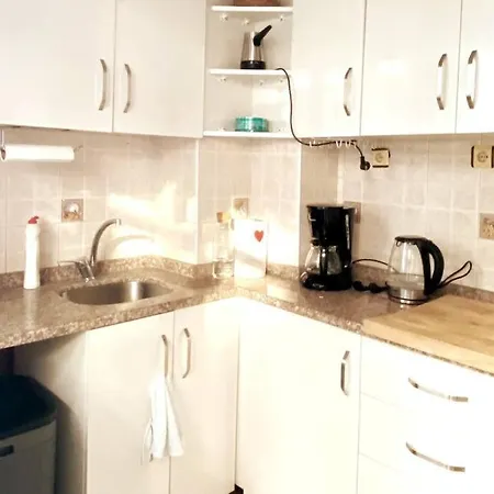 Flat In The Center Of Kadikoy,yeldegirmeni *